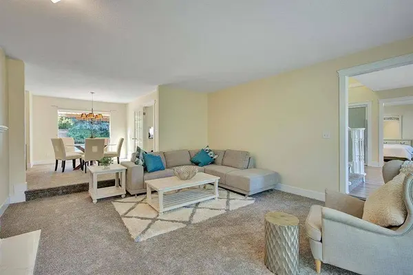 6069 154a ST, Surrey, BC V3S 7H6