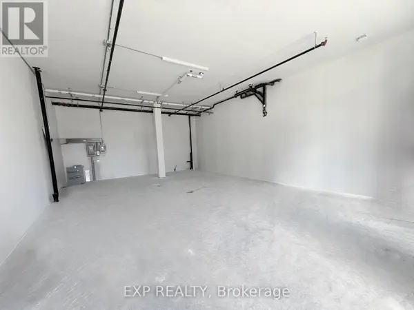 3600 BRIAN COBURN BLVD #106, Ottawa, ON K4A5T8