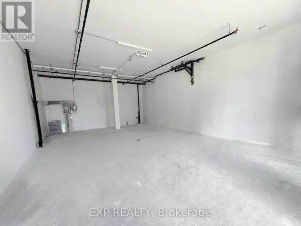 3600 BRIAN COBURN BLVD #106, Ottawa, ON K4A5T8