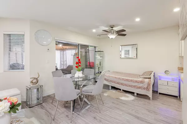 Langley, BC V3A 8H6,19991 53A Ave #3