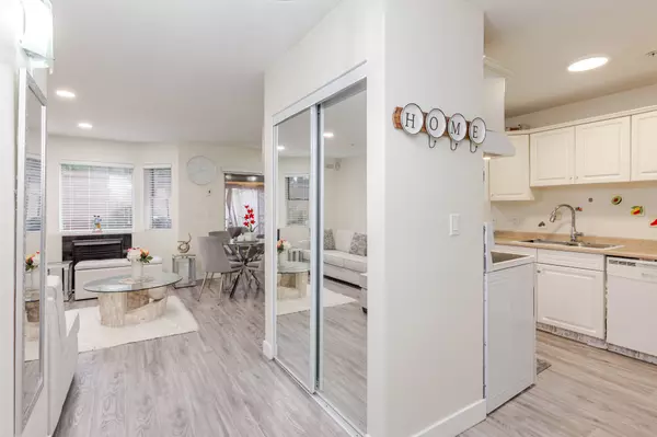 Langley, BC V3A 8H6,19991 53A Ave #3