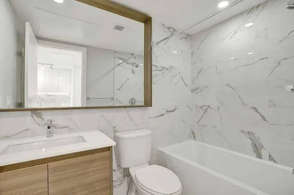 10626 City Pkwy #1202, Surrey, BC V3S 0V1