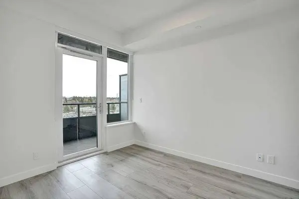 10626 City Pkwy #1202, Surrey, BC V3S 0V1