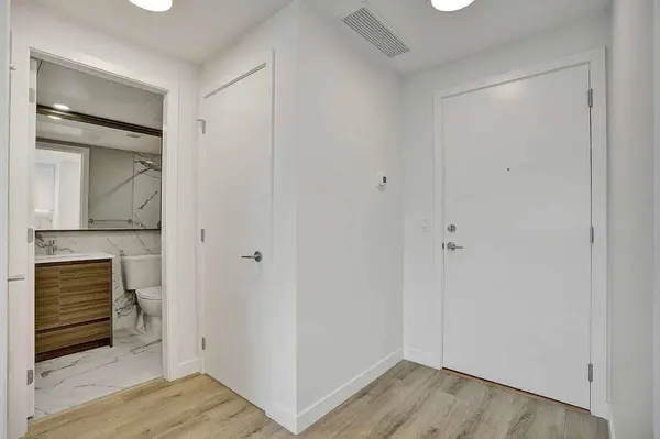 10626 City Pkwy #1202, Surrey, BC V3S 0V1