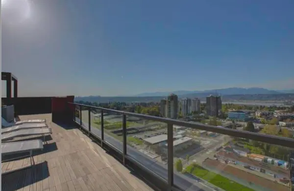 10626 City Pkwy #1202, Surrey, BC V3S 0V1