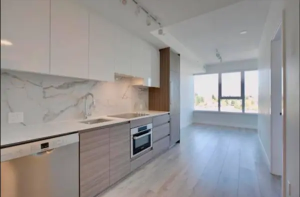10626 City Pkwy #1202, Surrey, BC V3S 0V1