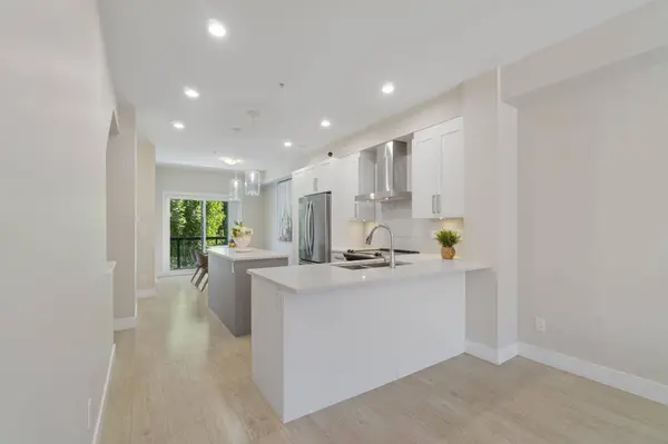 20498 82 AVE #110, Langley, BC V2Y 0V1