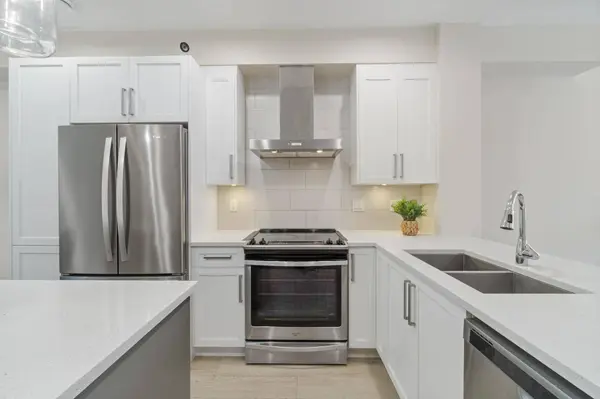 20498 82 AVE #110, Langley, BC V2Y 0V1