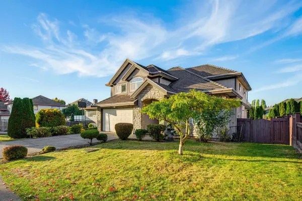 14539 74 AVE, Surrey, BC V3S 2G6