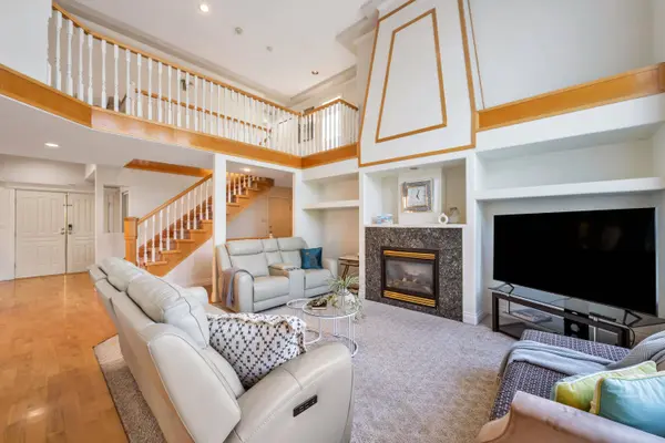 14539 74 AVE, Surrey, BC V3S 2G6