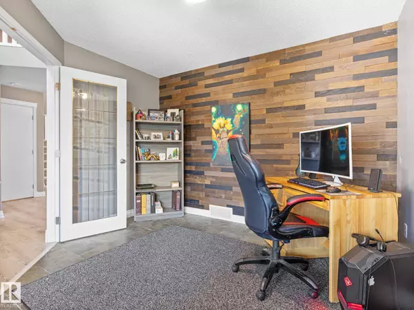 4 ROCHELLE CO, Beaumont, AB T4X 1L5