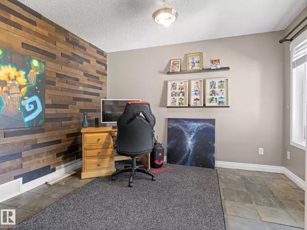 4 ROCHELLE CO, Beaumont, AB T4X 1L5