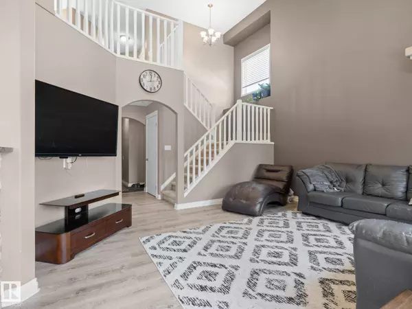 4 ROCHELLE CO, Beaumont, AB T4X 1L5