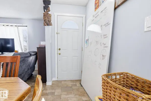 9009 102 AV, Morinville, AB T8R 1B5