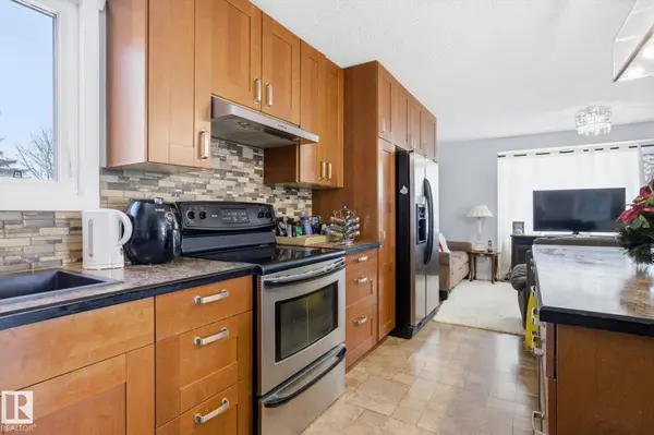 9009 102 AV, Morinville, AB T8R 1B5