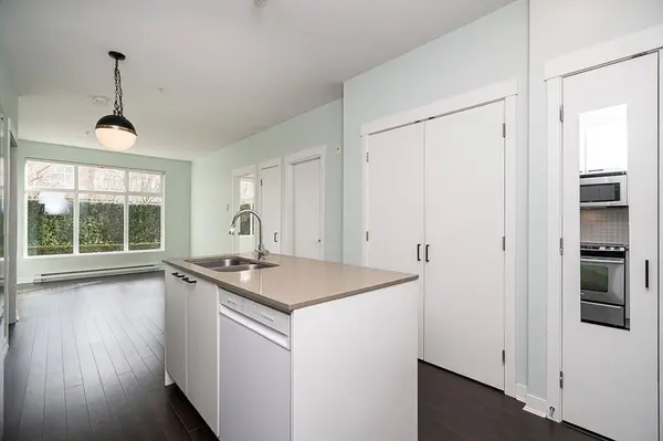18818 68 AVE #227, Surrey, BC V4N 6K2