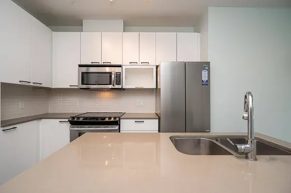 18818 68 AVE #227, Surrey, BC V4N 6K2