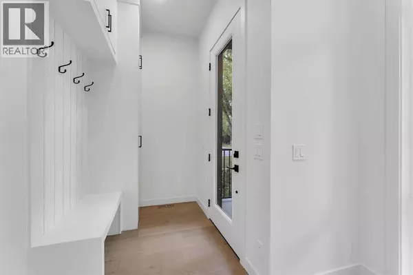 506 28 Avenue NW, Calgary, AB T2M2K8