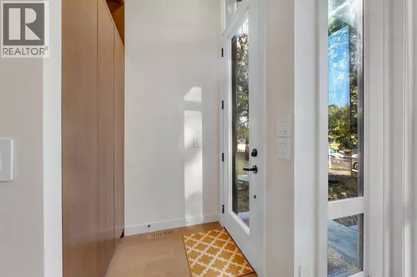 5018 21A Street SW, Calgary, AB T6T0B3