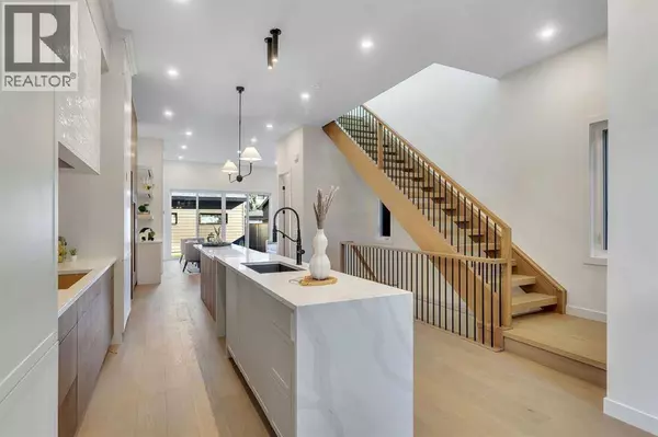 5018 21A Street SW, Calgary, AB T6T0B3