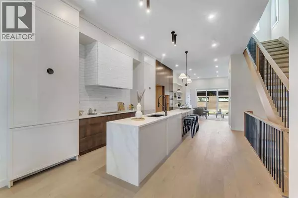 5018 21A Street SW, Calgary, AB T6T0B3