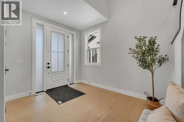 28 Spring Creek Point SW, Calgary, AB T3H6E2