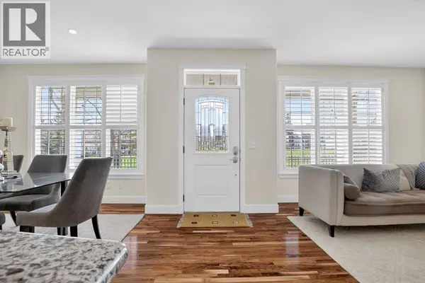 24 Ypres Mews SW, Calgary, AB T2T6L2