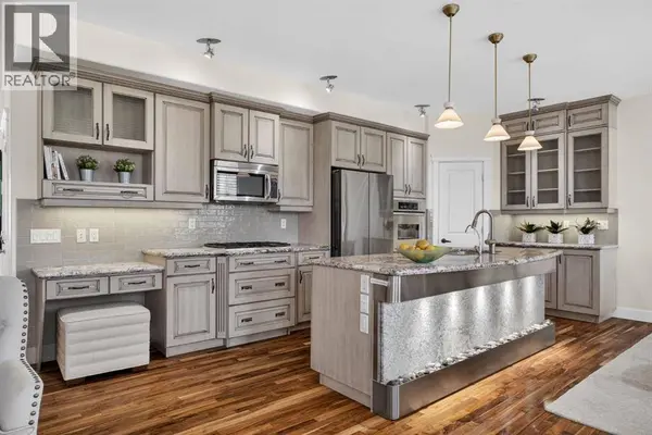 24 Ypres Mews SW, Calgary, AB T2T6L2