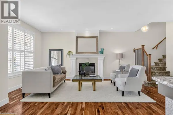 24 Ypres Mews SW, Calgary, AB T2T6L2