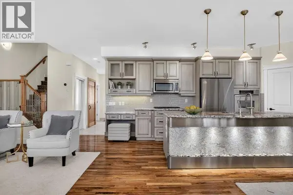 24 Ypres Mews SW, Calgary, AB T2T6L2