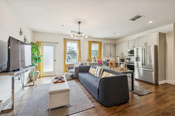 612 21st Ave N #113, Nashville, TN 37203-5242