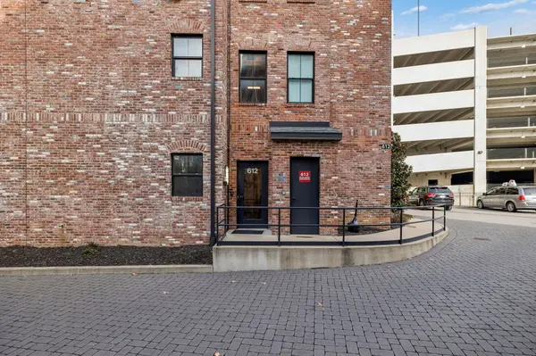 612 21st Ave N #113, Nashville, TN 37203-5242