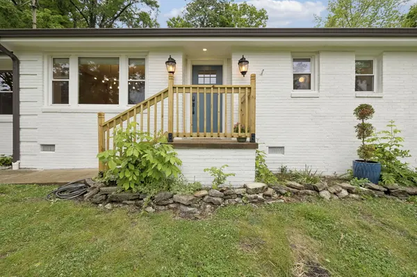 1276 Old Hillsboro Rd, Franklin, TN 37069-9129