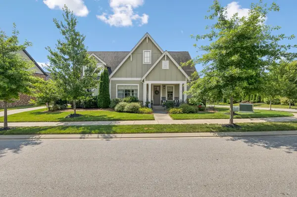 1002 Hornsby Dr, Franklin, TN 37064-3374