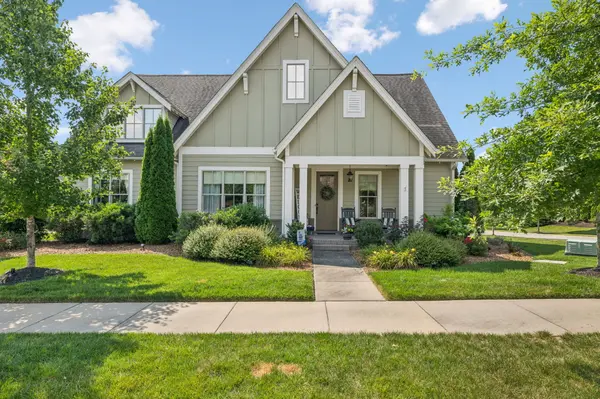 1002 Hornsby Dr, Franklin, TN 37064-3374