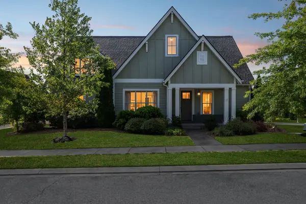 1002 Hornsby Dr, Franklin, TN 37064-3374