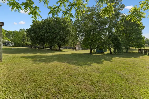 2751 Standing Oaks Dr, Thompson's Station, TN 37179-9756