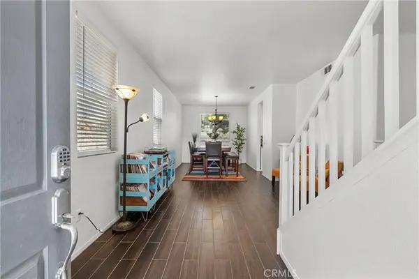 19933 Holly DR, Saugus, CA 91350