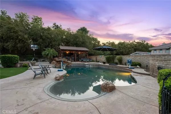 30463 Vineyard LN, Castaic, CA 91384