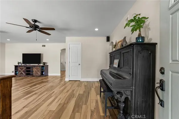 23044 Hilse, Newhall, CA 91321