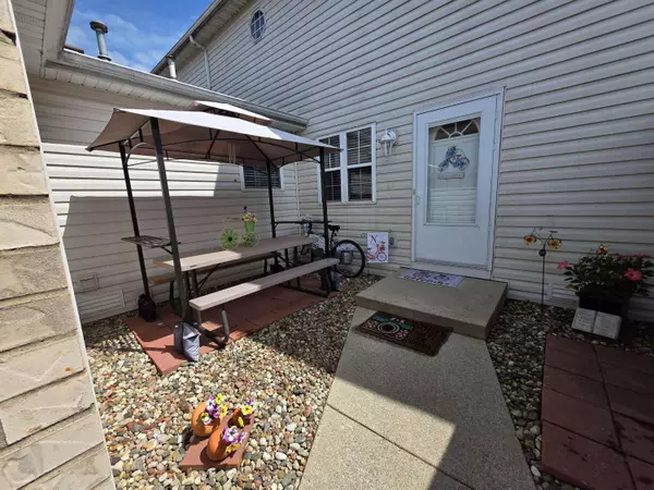 162 Mallard Pointe DR #162, Valparaiso, IN 46385