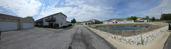 162 Mallard Pointe DR #162, Valparaiso, IN 46385