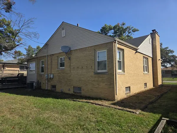 654 Yates AVE, Calumet City, IL 60409