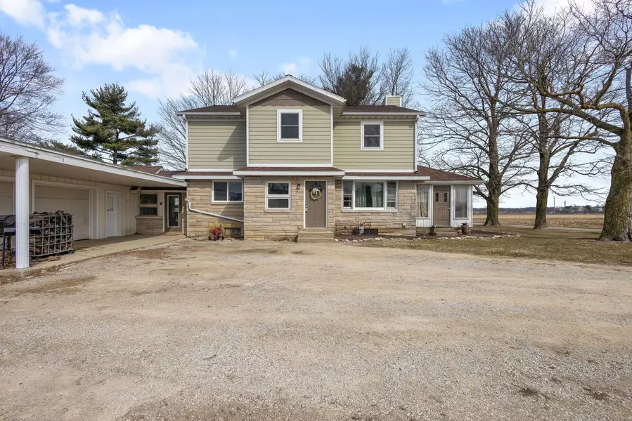 1371 Pine Rd, Plymouth, IN 46563-7760