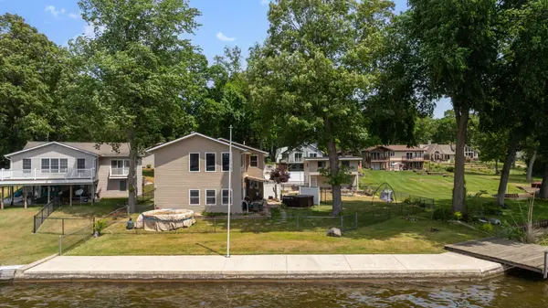 10478 Jefferson Rd, Osceola, IN 46561-9551