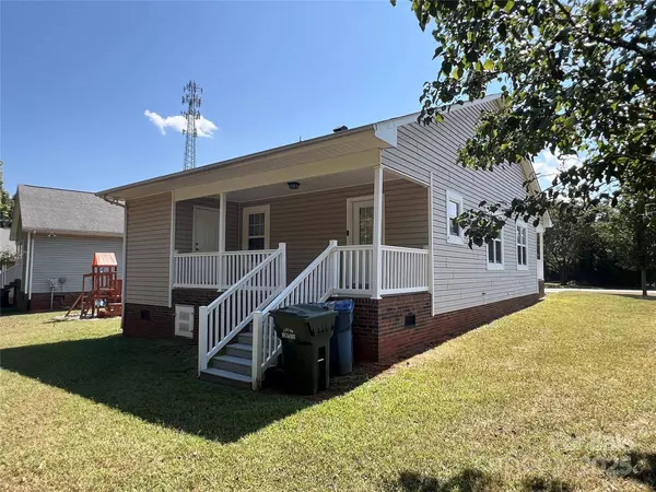 3368 Treadwell LN, Newton, NC 28658