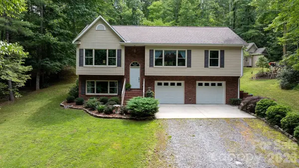 2956 Indian Grave RD, Lenoir, NC 28645