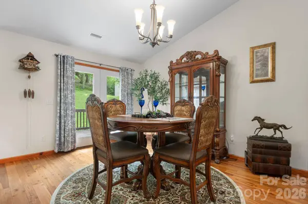2956 Indian Grave RD, Lenoir, NC 28645
