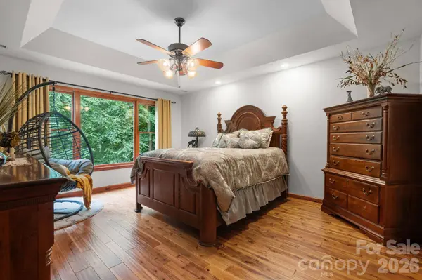 2956 Indian Grave RD, Lenoir, NC 28645