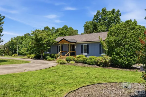 21 Eagle DR, Taylorsville, NC 28681